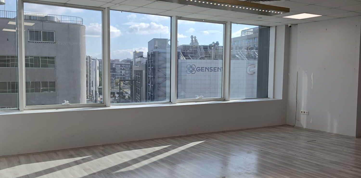 VİZYON PARK OFİS BLOKLARINDA 53 M2 NET ÇOK FERAH PLAZA KATI